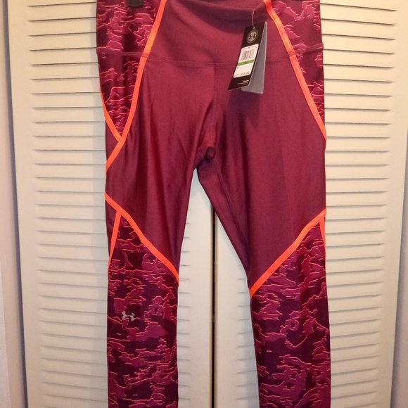 Under Armour Pants - Ankle Crop L Under Armour Leggings NWT